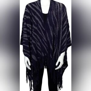 💕Anne Klein Black and White Patterned Poncho